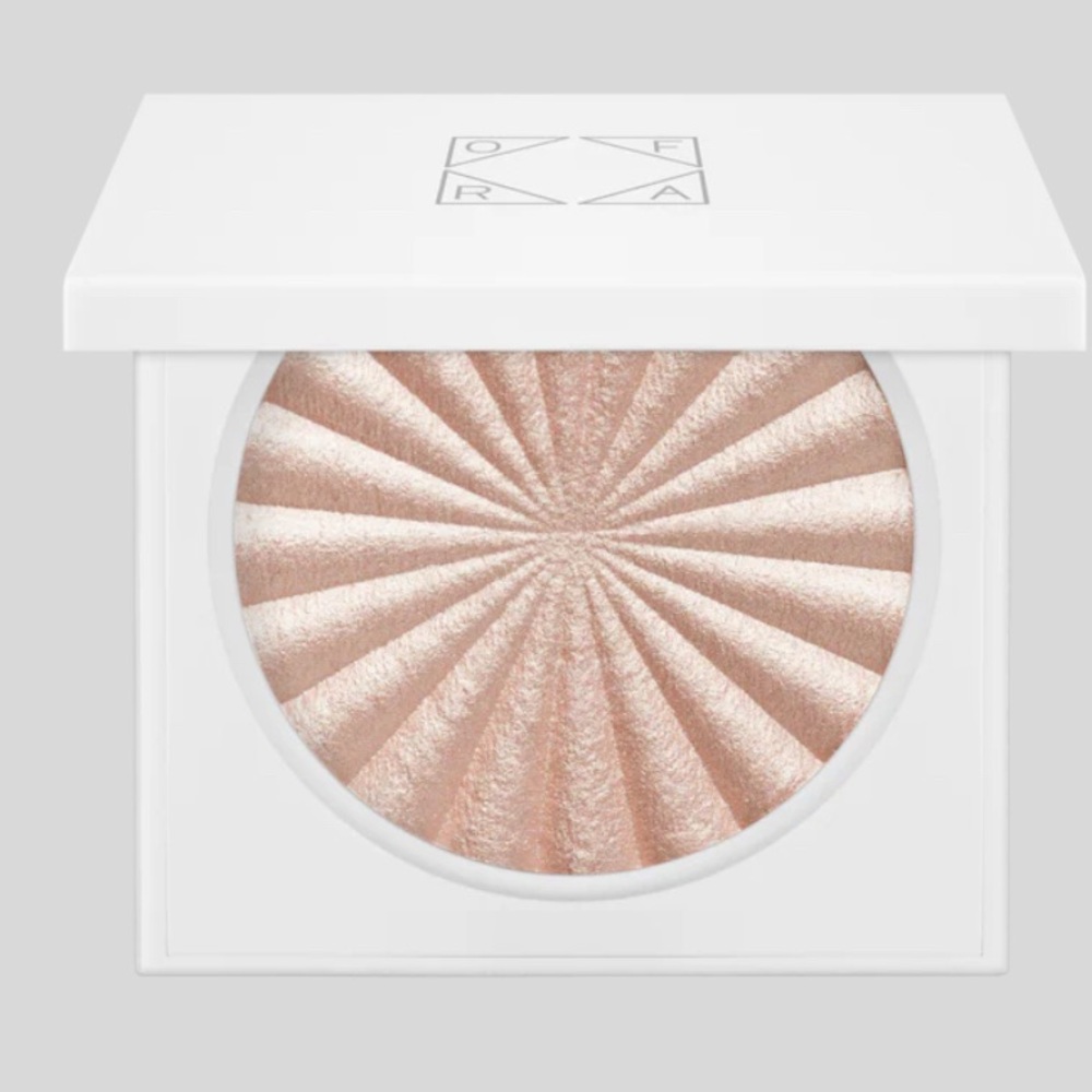 OFRA COSMETICS HIGHLIGHTER l PEPPERMINT - New! A soft warm pink.